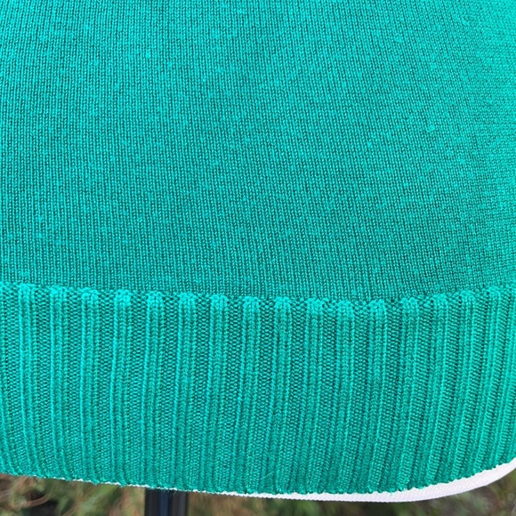 Active Basic V Neck Green Sweater - Picture 6 of 7